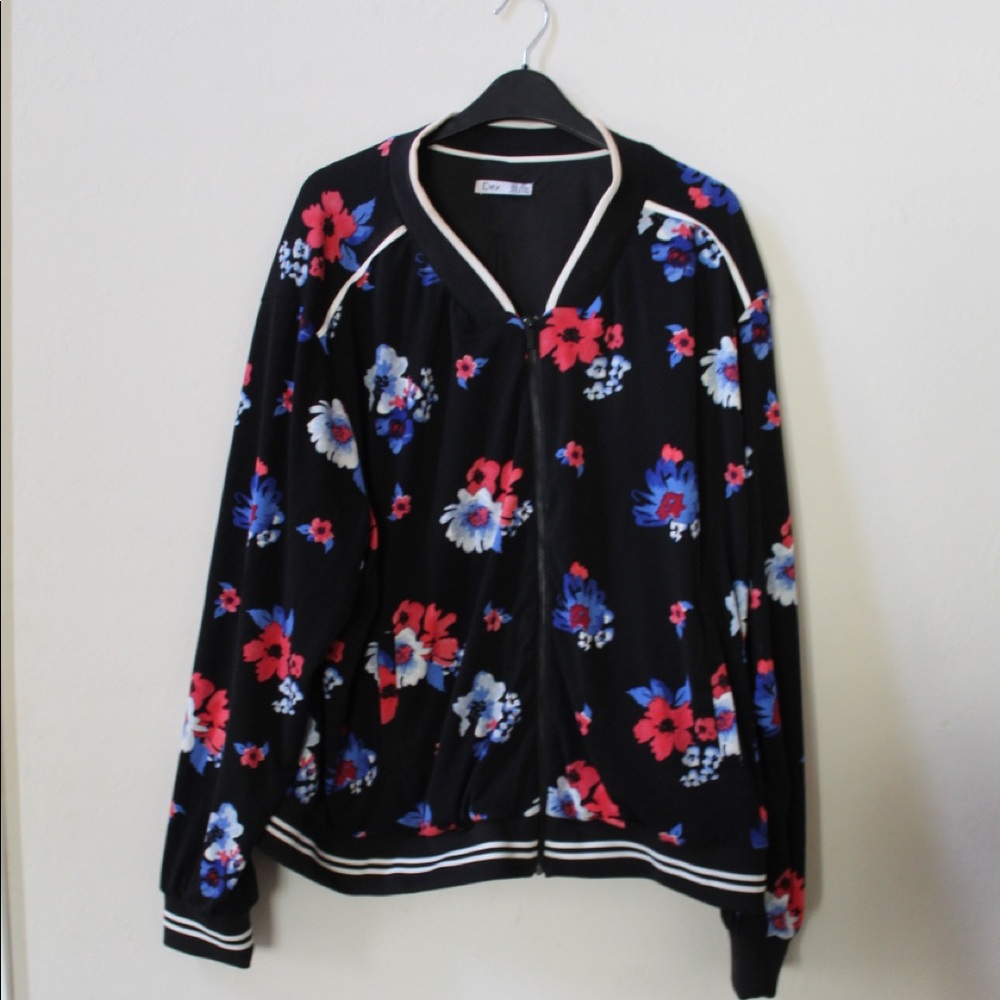 🙌🏽Floral Bomber Jacket🙌🏽